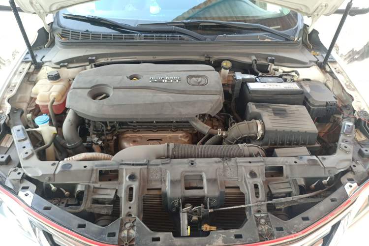 Used CHANGAN Raeton CC 2018 1.5T Automatic Zunya Model China V Standard Engine Bay
