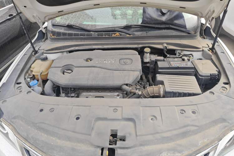 Used CHANGAN Raeton CC 2018 1.5T Manual Luxury Model China V Standard Engine Bay