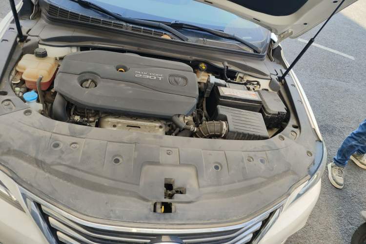Used CHANGAN Raeton CC 2018 1.5T Automatic Elegant Version China V Standard Engine Bay Left