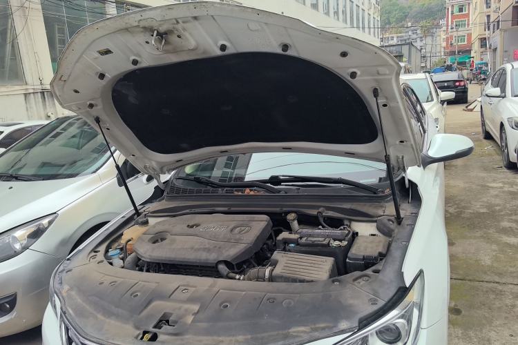 Used CHANGAN Raeton CC 2018 1.5T Manual Elegant Starry Edition China V Standard Engine Bay