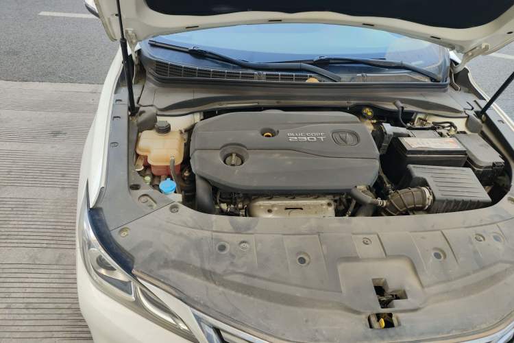 Used CHANGAN Raeton CC 2018 1.5T Automatic Elegant Version China V Standard Engine Bay Right