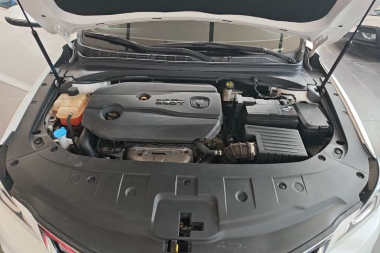 Used CHANGAN Raeton CC 2018 1.5T Automatic Elegant Version China V Standard Engine Bay