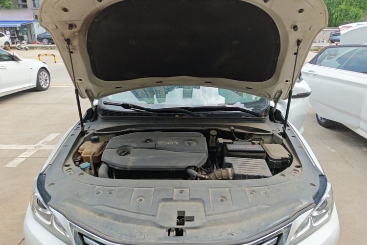 Used CHANGAN Raeton CC 2018 1.5T Manual Elegant Model China V Standard Engine Bay
