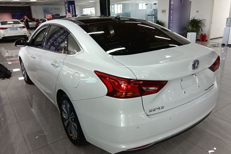 Used CHANGAN Raeton CC 2018 1.5T Automatic Zhiya Model China V Standard Exterior 2