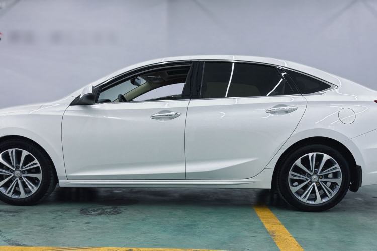Used CHANGAN Raeton CC 2018 1.5T Automatic Zhiya Model China V Standard Exterior 3
