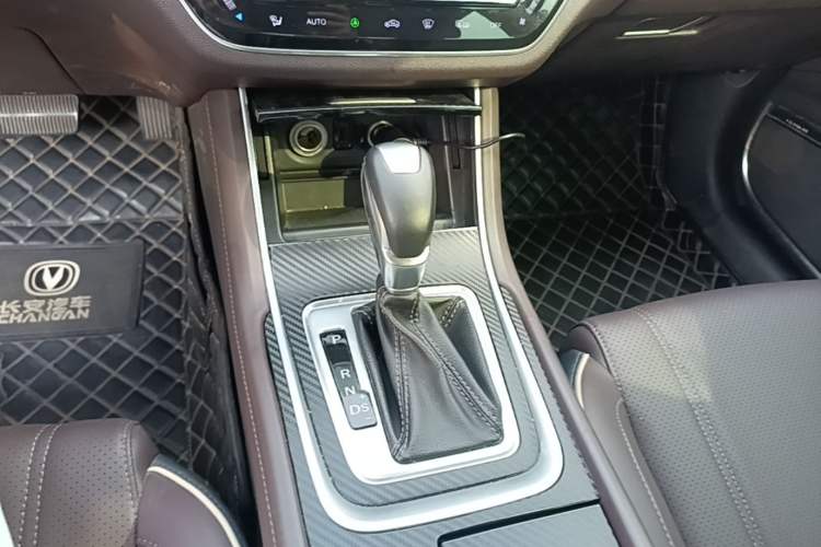 Used CHANGAN Raeton CC 2018 1.5T Automatic Zhiya Model China V Standard Gear Lever