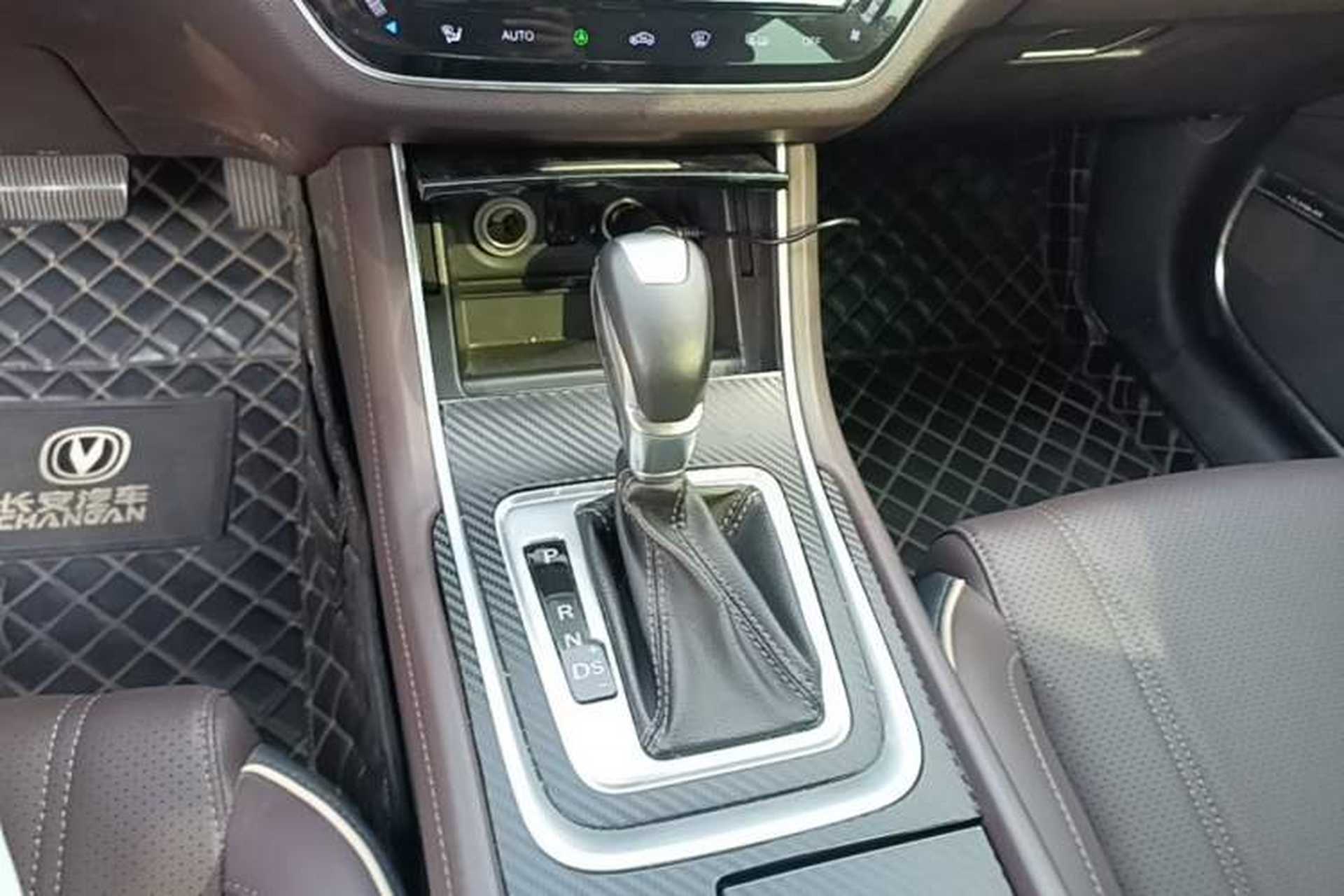Used CHANGAN Raeton CC 2018 1.5T Automatic Zhiya Model China V Standard Gear Lever