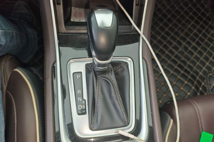 Used CHANGAN Raeton CC 2018 1.5T Automatic Zhiya Model China V Standard Gear Lever