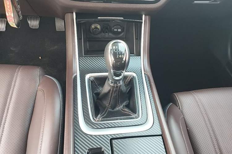 Used CHANGAN Raeton CC 2018 1.5T Manual Elegant Model China V Standard Gear Lever