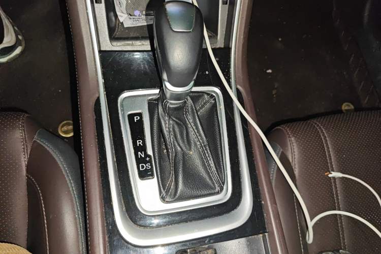 Used CHANGAN Raeton CC 2018 1.5T Automatic Elegant Version China V Standard Gear Lever
