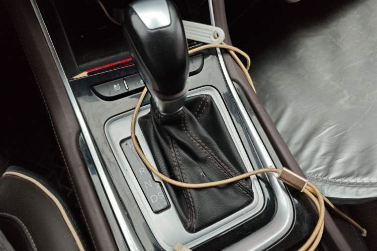 Used CHANGAN Raeton CC 2018 1.5T Automatic Zunya Model China V Standard Gear Lever