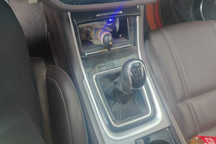 Used CHANGAN Raeton CC 2018 1.5T Manual Elegant Model China V Standard Gear Lever