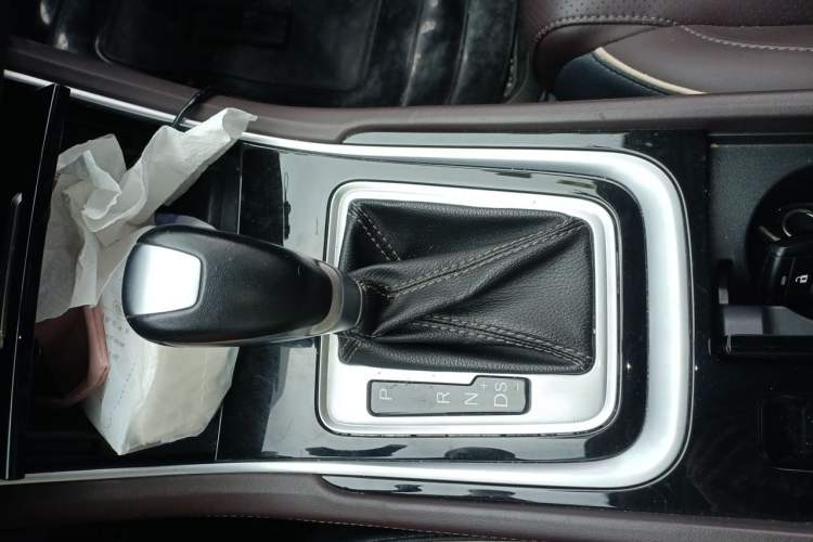 Used CHANGAN Raeton CC 2018 1.5T Automatic Haoya Model China V Standard Gear Lever