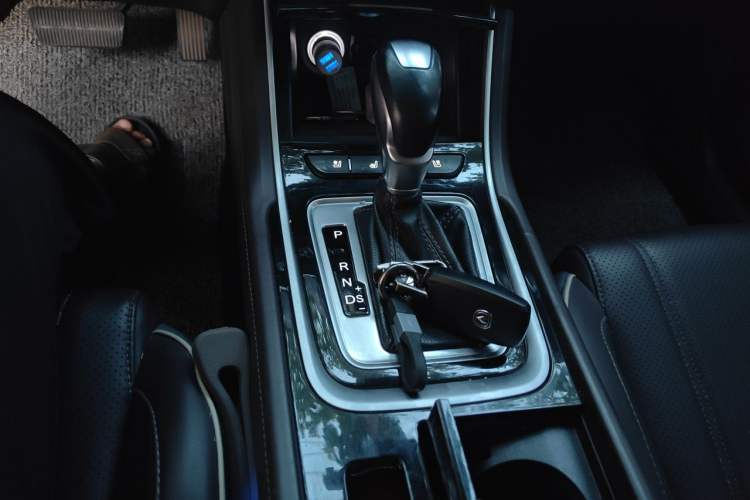 Used CHANGAN Raeton CC 2018 1.5T Automatic Zunya Model China V Standard Gear Lever