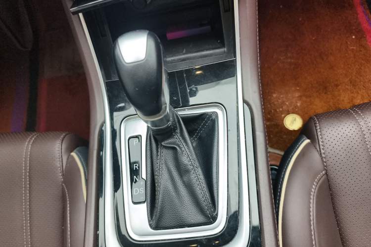 Used CHANGAN Raeton CC 2018 1.5T Automatic Haoya Model Guangmang Edition China V Standard Gear Lever