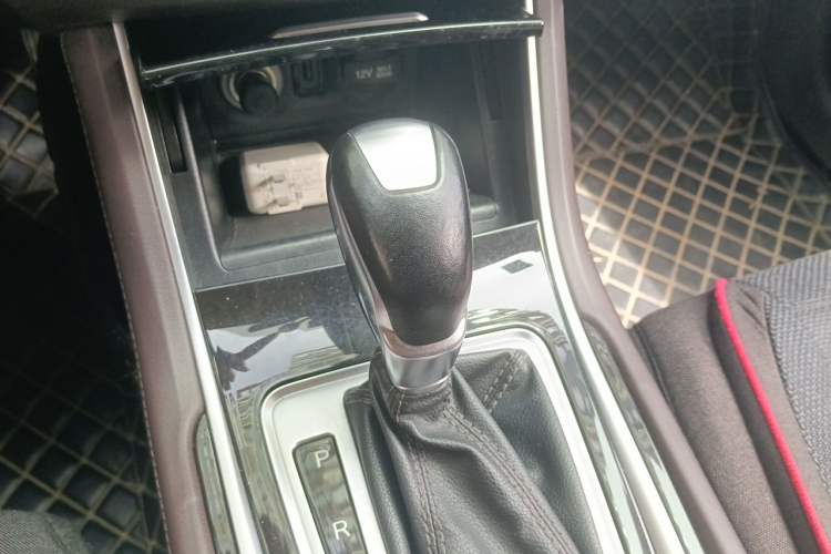 Used CHANGAN Raeton CC 2018 1.5T Automatic Zhiya Model China V Standard Gear Lever