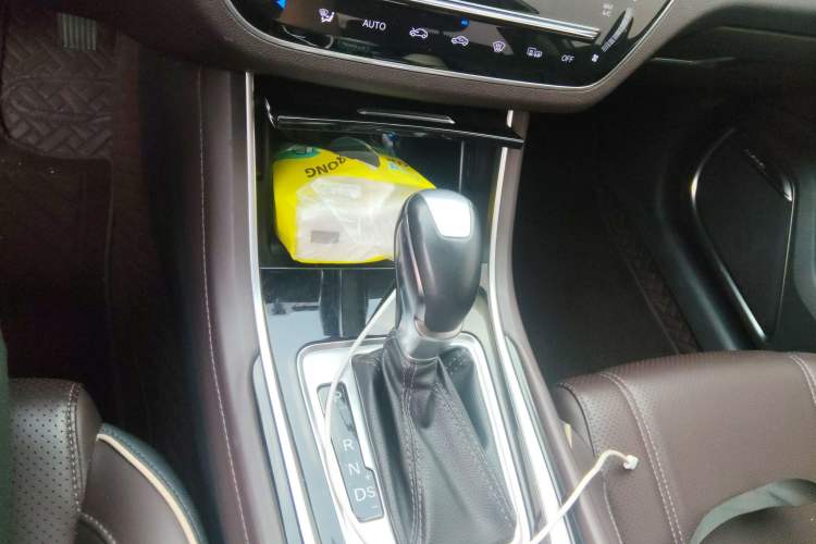 Used CHANGAN Raeton CC 2018 1.5T Automatic Haoya Model Guangmang Edition China V Standard Gear Lever