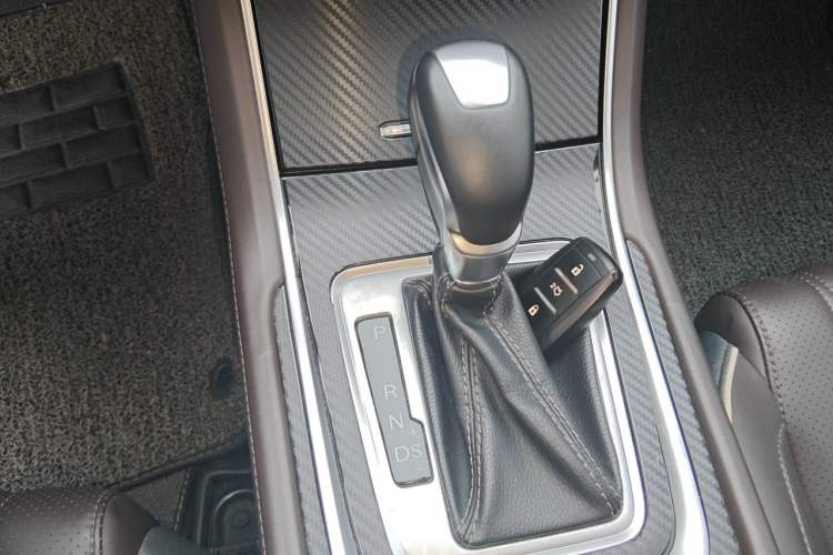 Used CHANGAN Raeton CC 2018 1.5T Automatic Haoya Model Guangmang Edition China V Standard Gear Lever