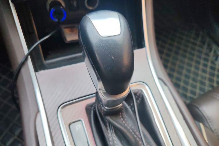 Used CHANGAN Raeton CC 2018 1.5T Automatic Haoya Model China V Standard Gear Lever