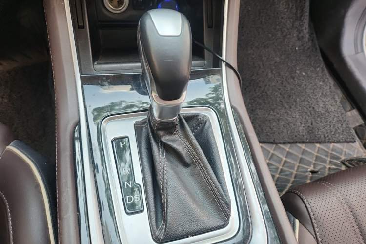 Used CHANGAN Raeton CC 2018 1.5T Automatic Haoya Model Guangmang Edition China V Standard Gear Lever