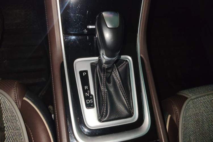 Used CHANGAN Raeton CC 2018 1.5T Automatic Zhiya Model China V Standard Gear Lever
