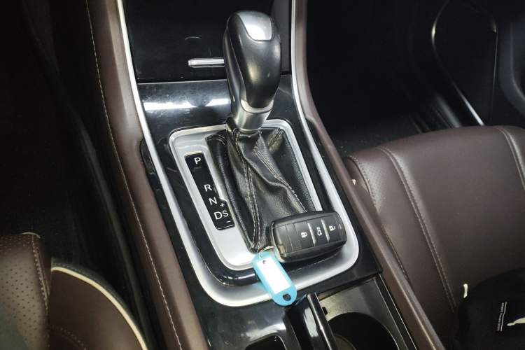 Used CHANGAN Raeton CC 2018 1.5T Automatic Haoya Model Guangmang Edition China V Standard Gear Lever