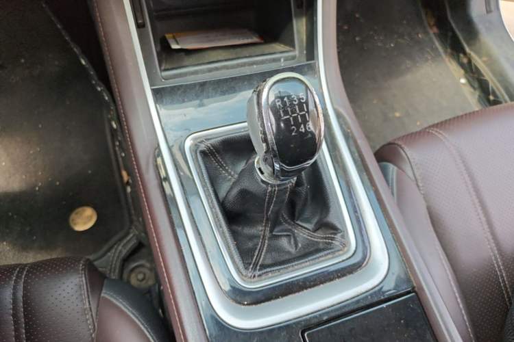 Used CHANGAN Raeton CC 2018 1.5T Manual Elegant Model China V Standard Gear Lever
