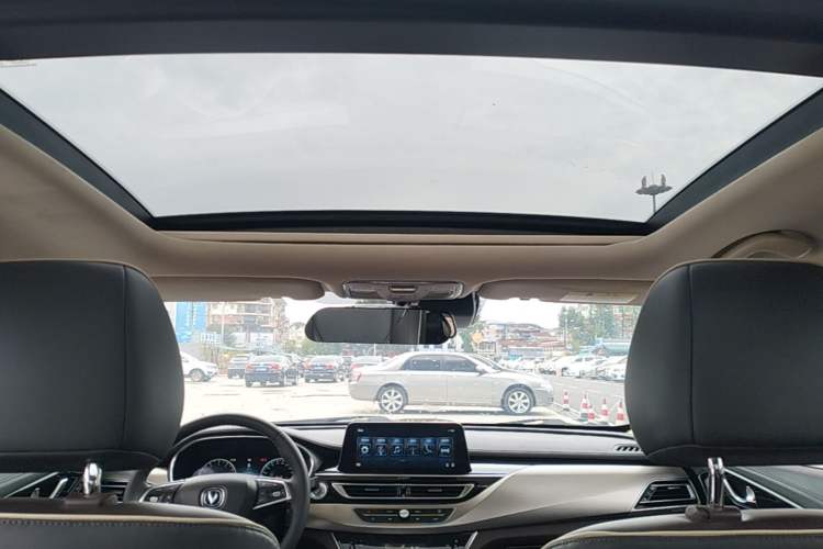 Used CHANGAN Raeton CC 2018 1.5T Automatic Zunya Model China V Standard Headliner