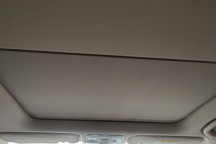 Used CHANGAN Raeton CC 2018 1.5T Automatic Elegant Starry Edition China V Standard Headliner