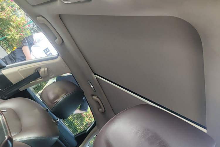 Used CHANGAN Raeton CC 2018 1.5T Automatic Elegant Starry Edition China V Standard Headliner