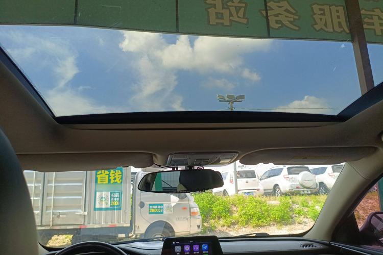 Used CHANGAN Raeton CC 2018 1.5T Automatic Elegant Starry Edition China V Standard Headliner