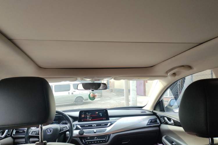 Used CHANGAN Raeton CC 2018 1.5T Automatic Elegant Starry Edition China V Standard Headliner