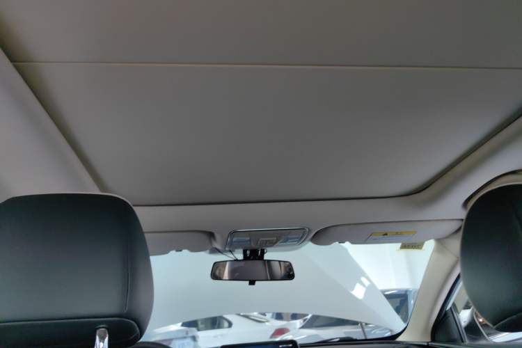 Used CHANGAN Raeton CC 2018 1.5T Manual Luxury Model China V Standard Headliner