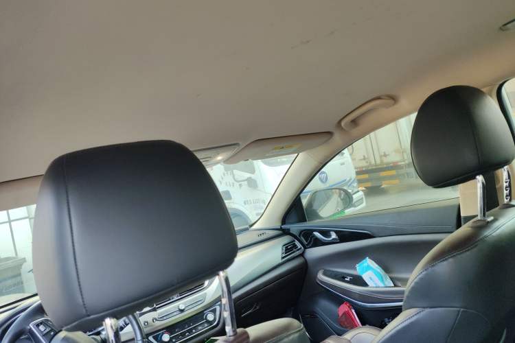 Used CHANGAN Raeton CC 2018 1.5T Automatic Elegant Version China V Standard Headliner