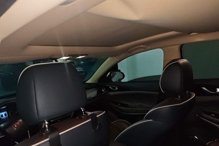 Used CHANGAN Raeton CC 2018 1.5T Automatic Haoya Model Guangmang Edition China V Standard Headliner