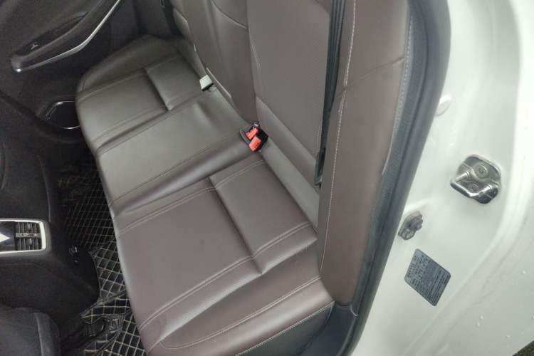 Used CHANGAN Raeton CC 2018 1.5T Automatic Elegant Starry Edition China V Standard Interior 1