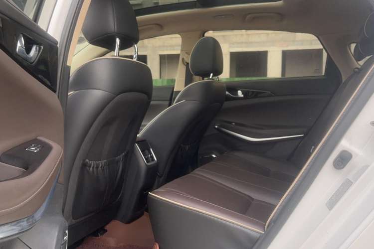 Used CHANGAN Raeton CC 2018 1.5T Manual Luxury Model China V Standard Interior 2
