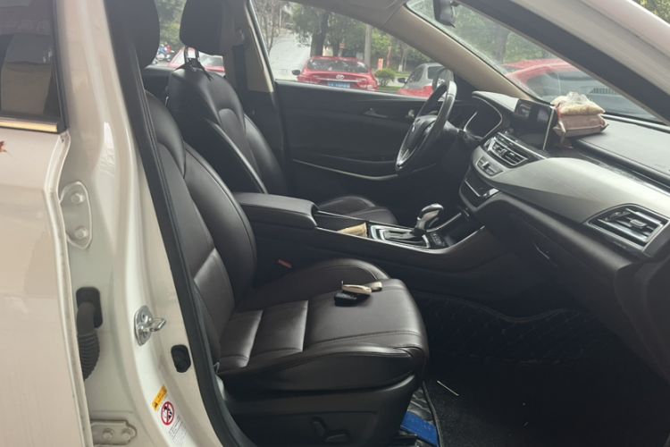 Used CHANGAN Raeton CC 2018 1.5T Automatic Zunya Model China V Standard Interior 3