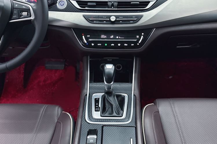 Used CHANGAN Raeton CC 2018 1.5T Automatic Zhiya Model China V Standard Interior 4