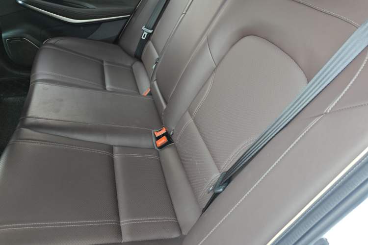 Used CHANGAN Raeton CC 2018 1.5T Automatic Zunya Model China V Standard Interior 4