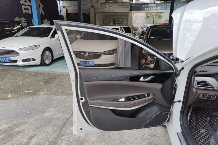 Used CHANGAN Raeton CC 2018 1.5T Automatic Haoya Model Guangmang Edition China V Standard Left Front Door Interior