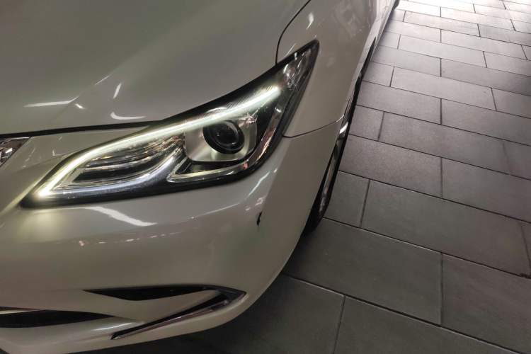Used CHANGAN Raeton CC 2018 1.5T Automatic Elegant Starry Edition China V Standard Left Front Headlight