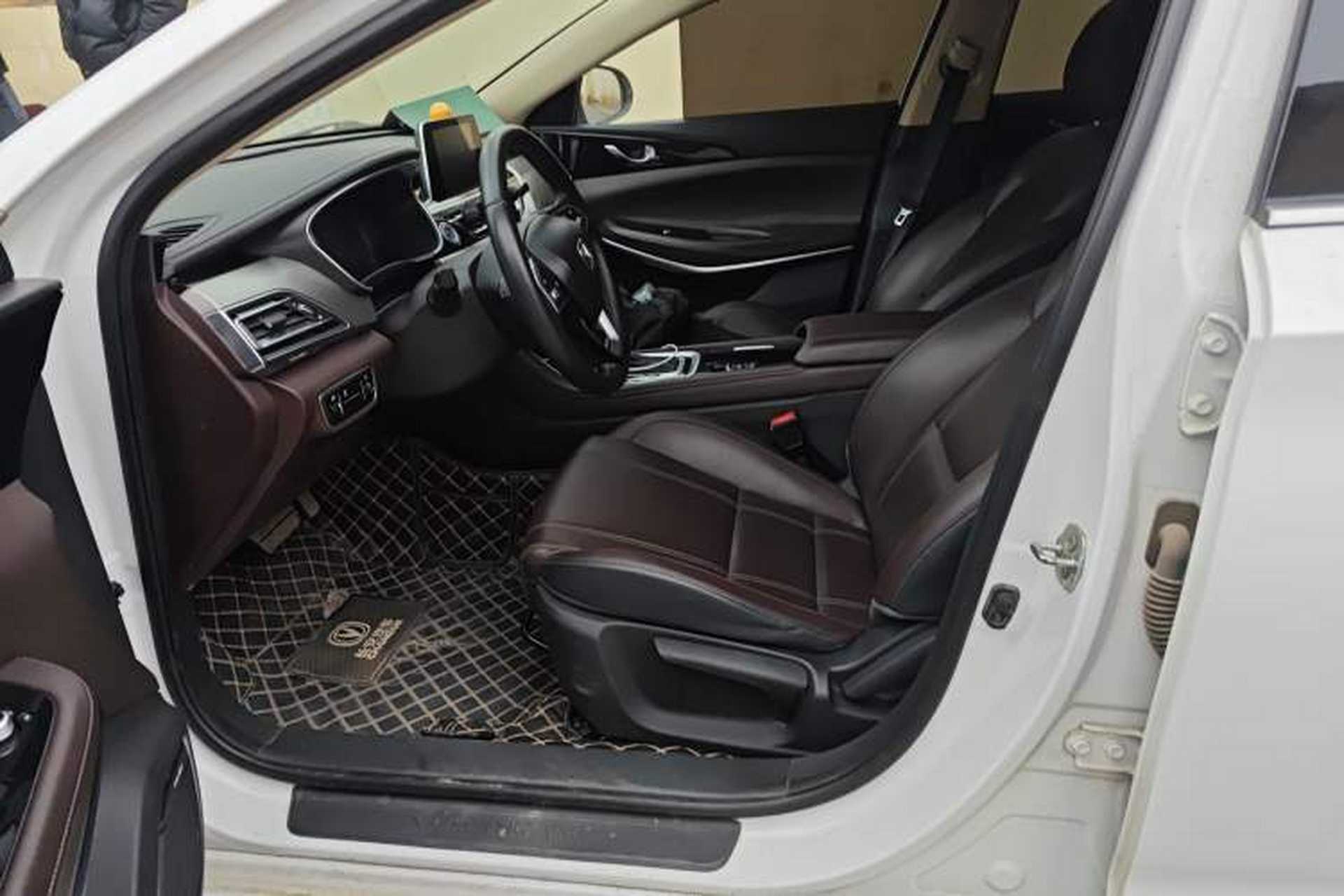 Used CHANGAN Raeton CC 2018 1.5T Automatic Elegant Starry Edition China V Standard Left Front Seat