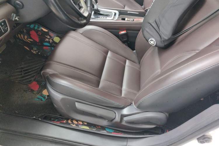 Used CHANGAN Raeton CC 2018 1.5T Automatic Elegant Starry Edition China V Standard Left Front Seat