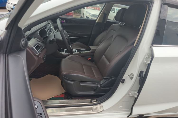 Used CHANGAN Raeton CC 2018 1.5T Manual Elegant Model China V Standard Left Front Seat