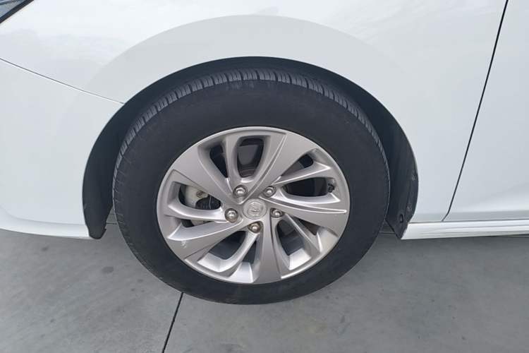 Used CHANGAN Raeton CC 2018 1.5T Manual Elegant Model China V Standard Left Front Wheel Hub