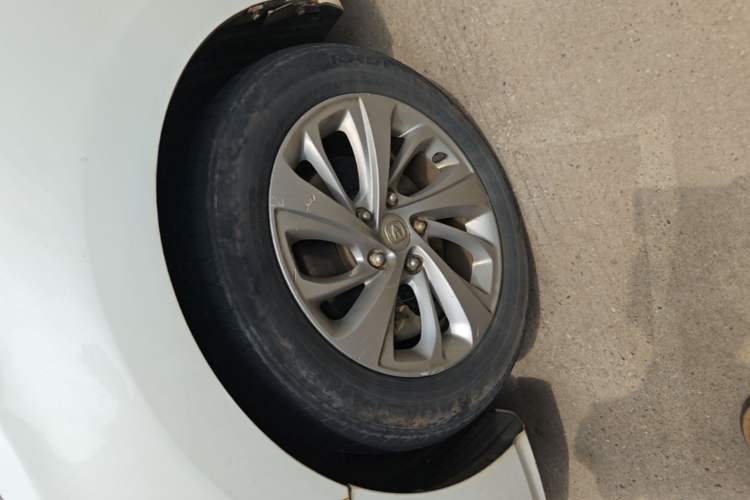 Used CHANGAN Raeton CC 2018 1.5T Manual Elegant Model China V Standard Left Front Wheel Hub