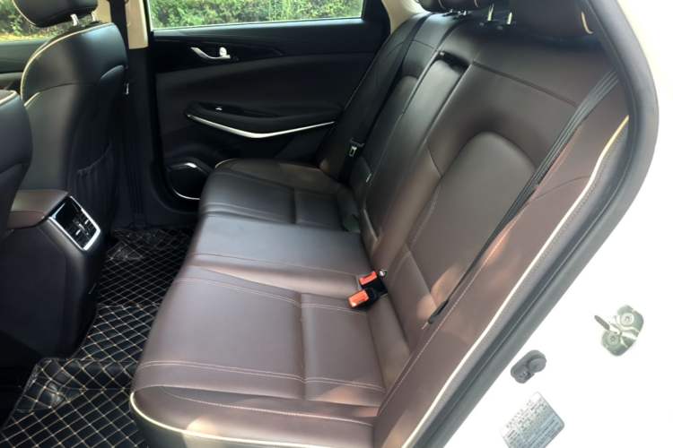 Used CHANGAN Raeton CC 2018 1.5T Automatic Zhiya Model China V Standard Left Rear Seat