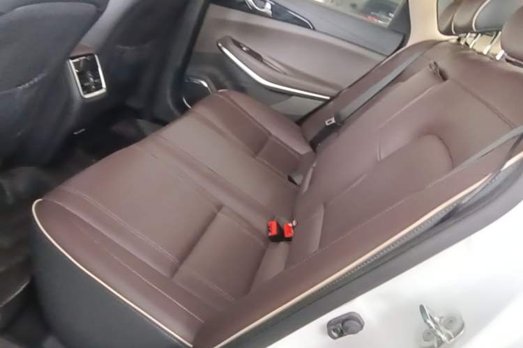 Used CHANGAN Raeton CC 2018 1.5T Automatic Zhiya Model China V Standard Left Rear Seat
