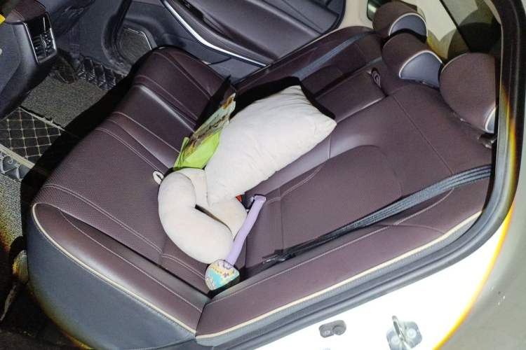 Used CHANGAN Raeton CC 2018 1.5T Automatic Zunya Model China V Standard Left Rear Seat